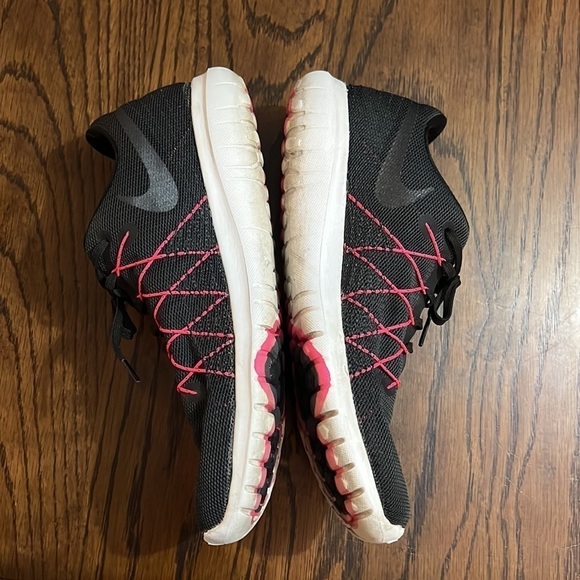 Nike Sneakers Black and Pink Size 10 - Picture 2 of 7